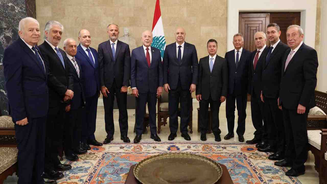 خلال اجتماع في قصر بعبدا ، شدّد عون على أن لبنان يحتاج إلى استثمارات وليس مساعدات. (المصدر: MTV)