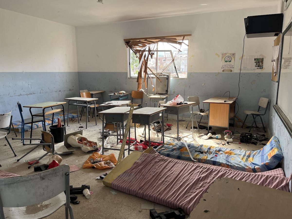 تضررت 340 مدرسة رسمية وخاصة ومدارس التعليم والتدريب المهني والتقني (TVET)، بينها 17 منشأة دُمّرت بالكامل. (مصدر الصورة: اللجنة الوطنية لحقوق الإنسان) تضررت 340 مدرسة رسمية وخاصة ومدارس التعليم والتدريب المهني والتقني (TVET)، بينها 17 منشأة دُمّرت بالكامل. (مصدر الصورة: اللجنة الوطنية لحقوق الإنسان)