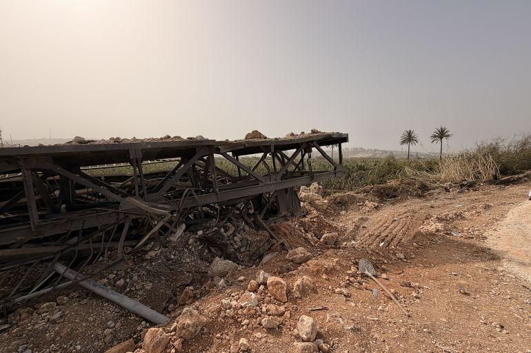 قصف جسر القاسمية في قضاء صور جنوبي لبنان بغارات إسرائيلية قصف جسر القاسمية في قضاء صور جنوبي لبنان بغارات إسرائيلية
