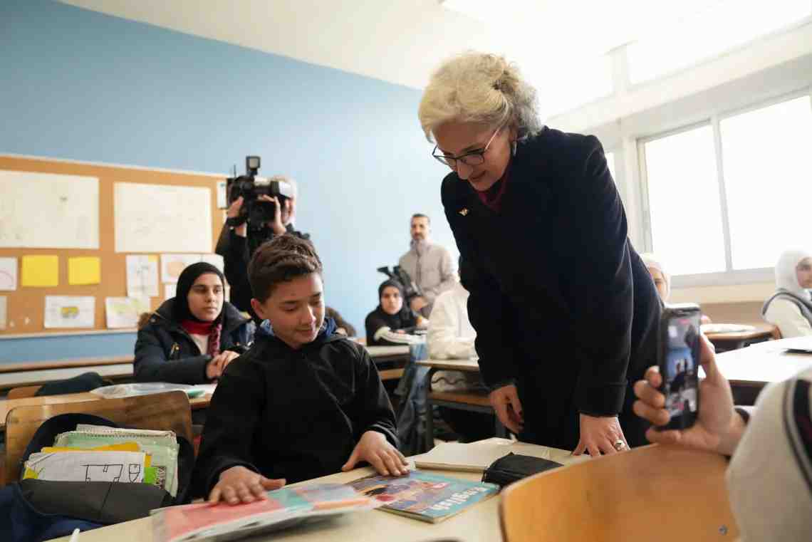 More than 44,000 students benefited from over 150,000 textbooks, and 1,400 digital devices.