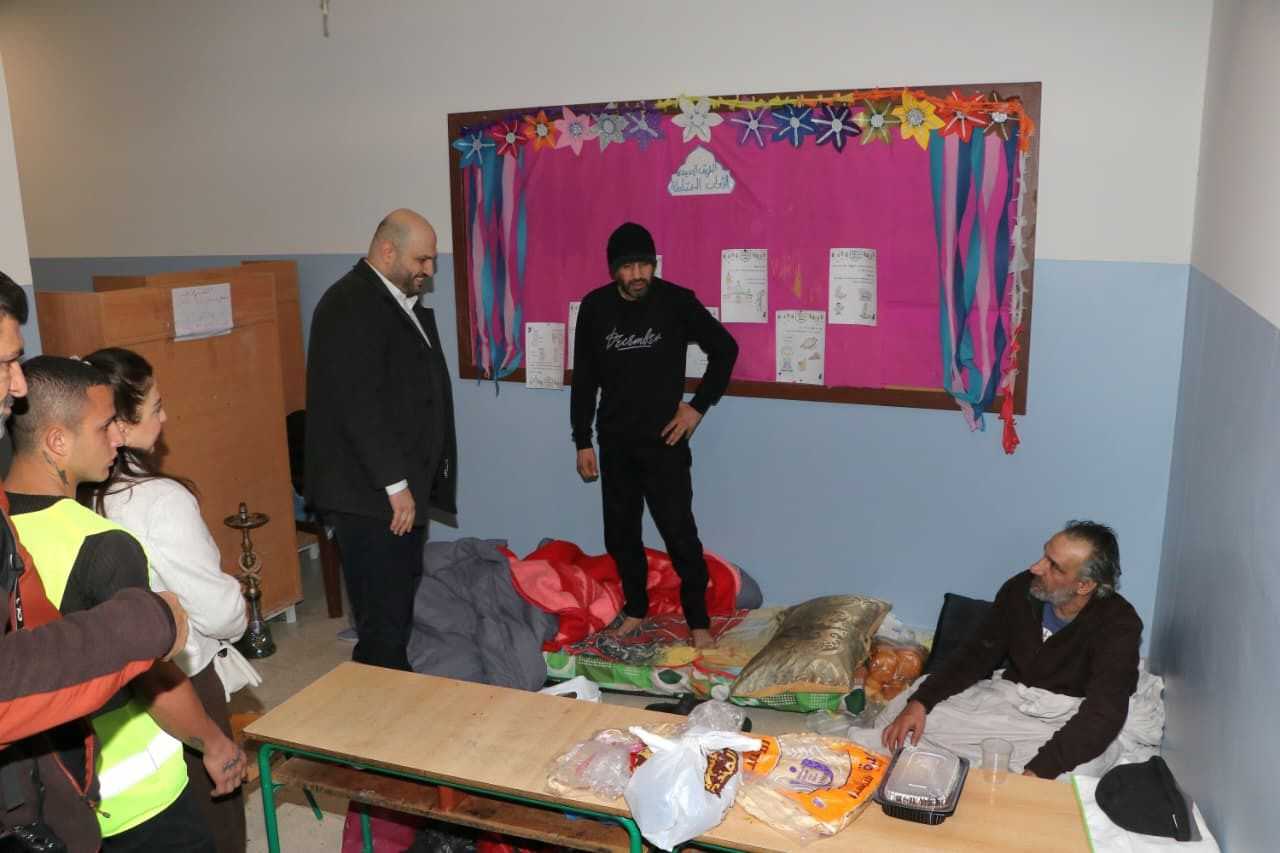 Health Minister Visits Shelters (Hussam Shbaro).