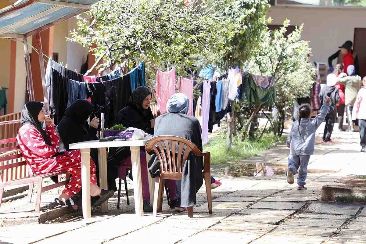 Displaced women in one of Lebanon's Shelters. (Credit: UN Women)