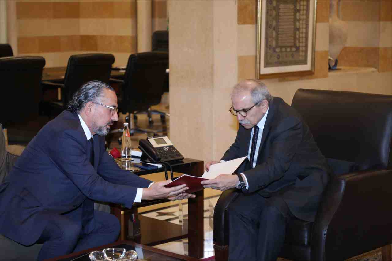 Dr. Fadi El-Jardali, Managing Director of GEP at AUB, met with Prime Minister Nawaf Salam at the Grand Serail to present the platform’s mission and explore coordinated engagements with government ministries.